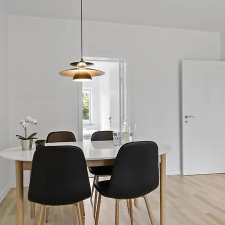 2 Bedroom Cozy In Randers Sv * Frederiksberg